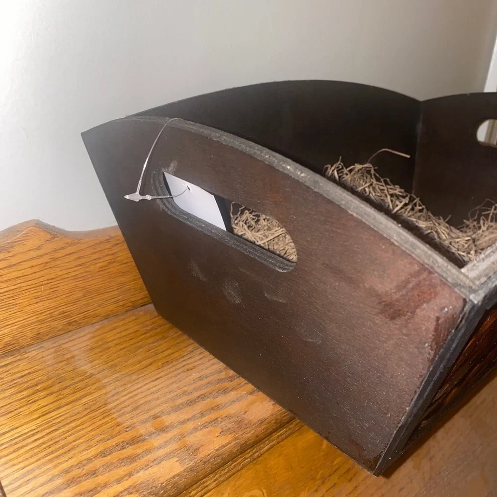 HARRY & DAVID Wood Hand Basket Crate Pressed Design Front & Back 10”x15”x6”